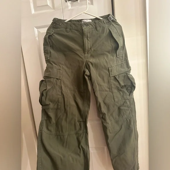 TNA (Aritzia) Supply Cargo Pants - Olive Green - Size 4 - Picture 8 of 10